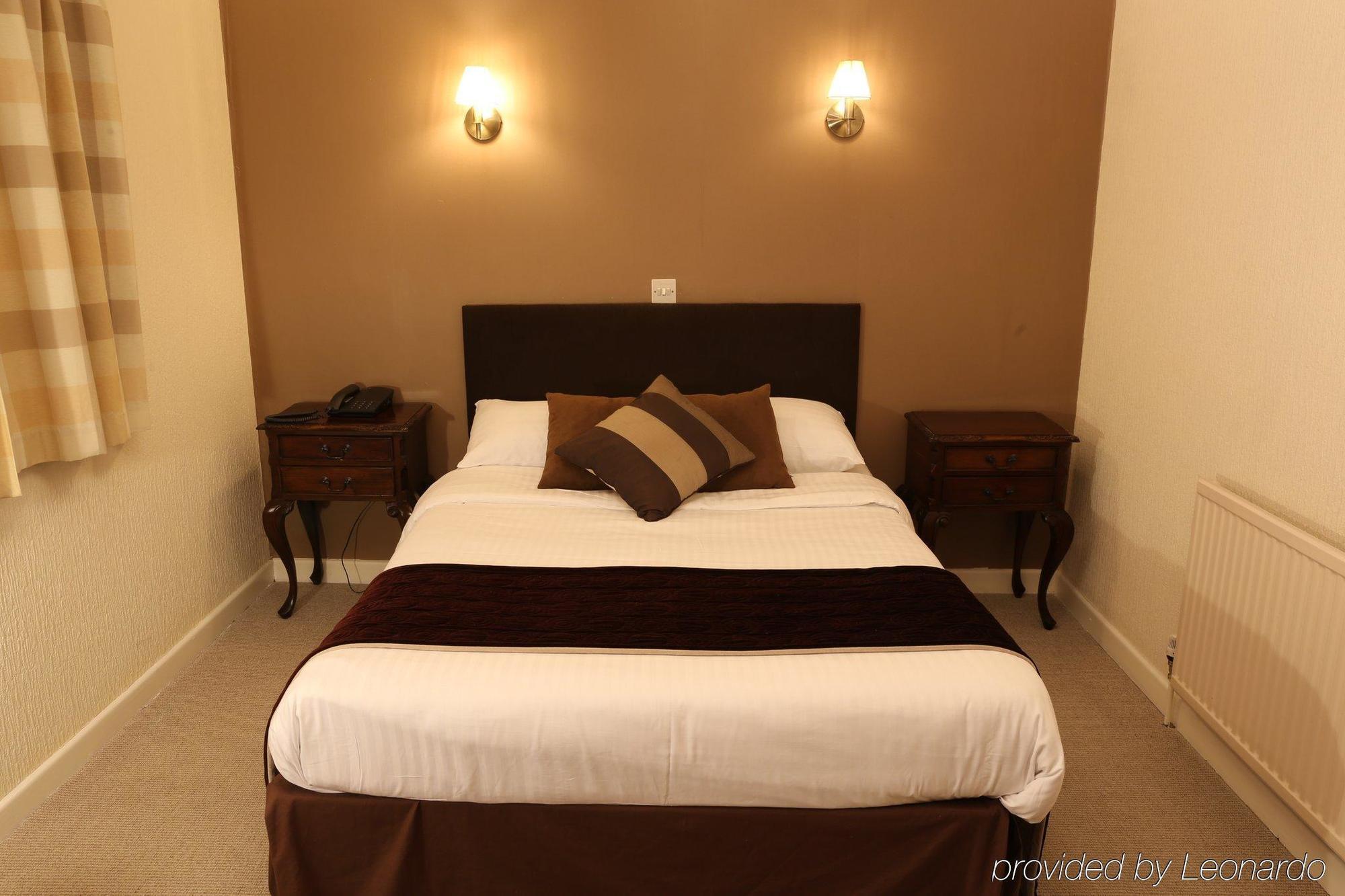 The Cedars Hotel, Лафборо Экстерьер фото